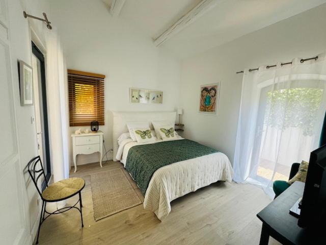 Les Cistes Bed and Breakfast Mallemort Εξωτερικό φωτογραφία
