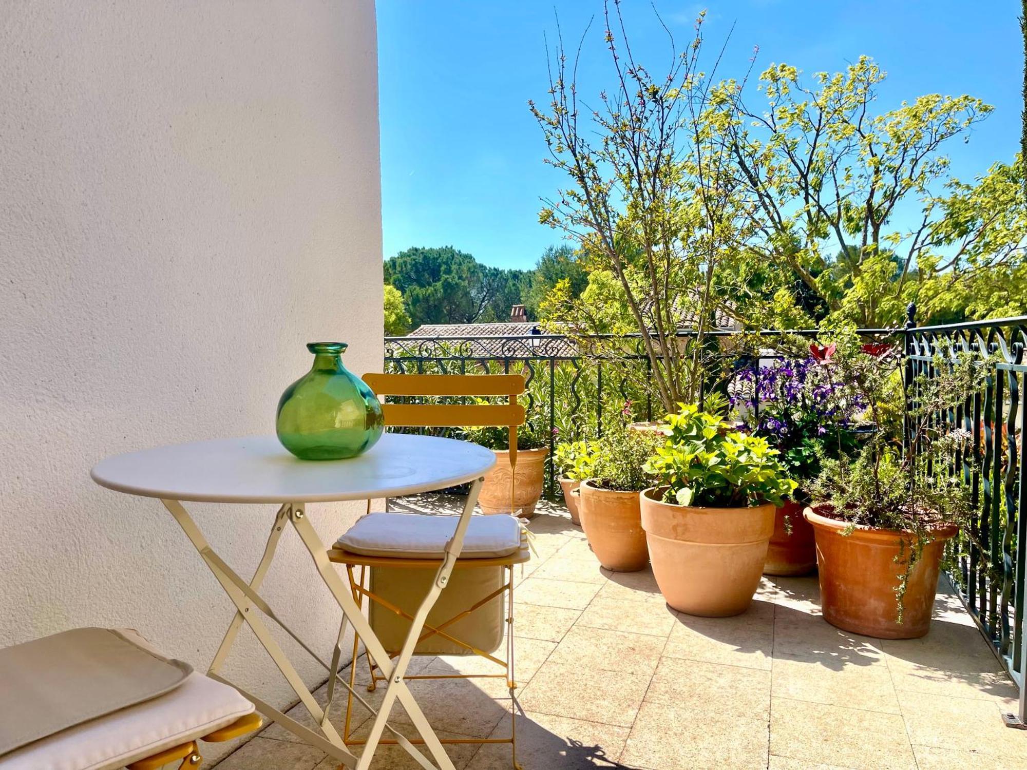 Les Cistes Bed and Breakfast Mallemort Εξωτερικό φωτογραφία